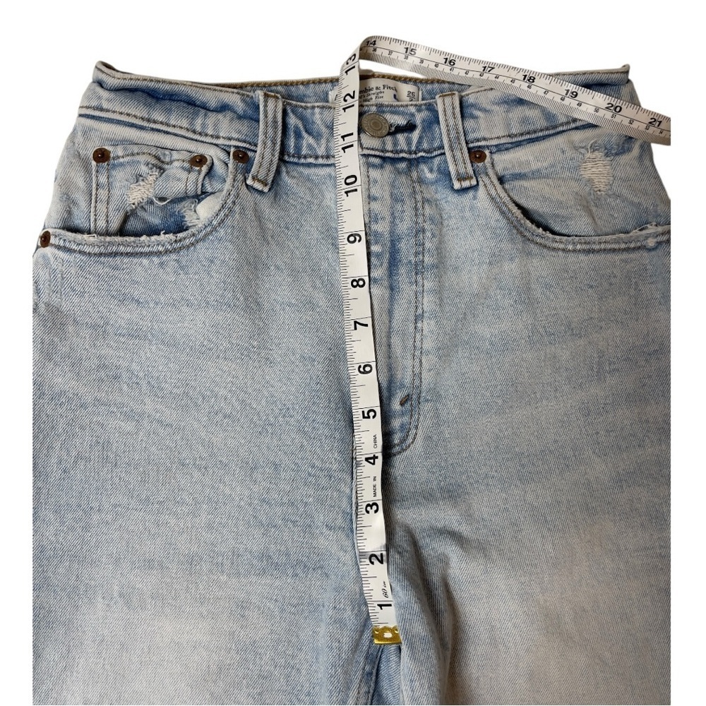 Abercrombie and Fitch 90's straight high Rise Jeans size 26/2 Distressed Denim - Picture 7 of 13